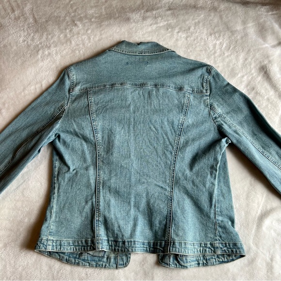 Jean jacket, size medium - Picture 3 of 3